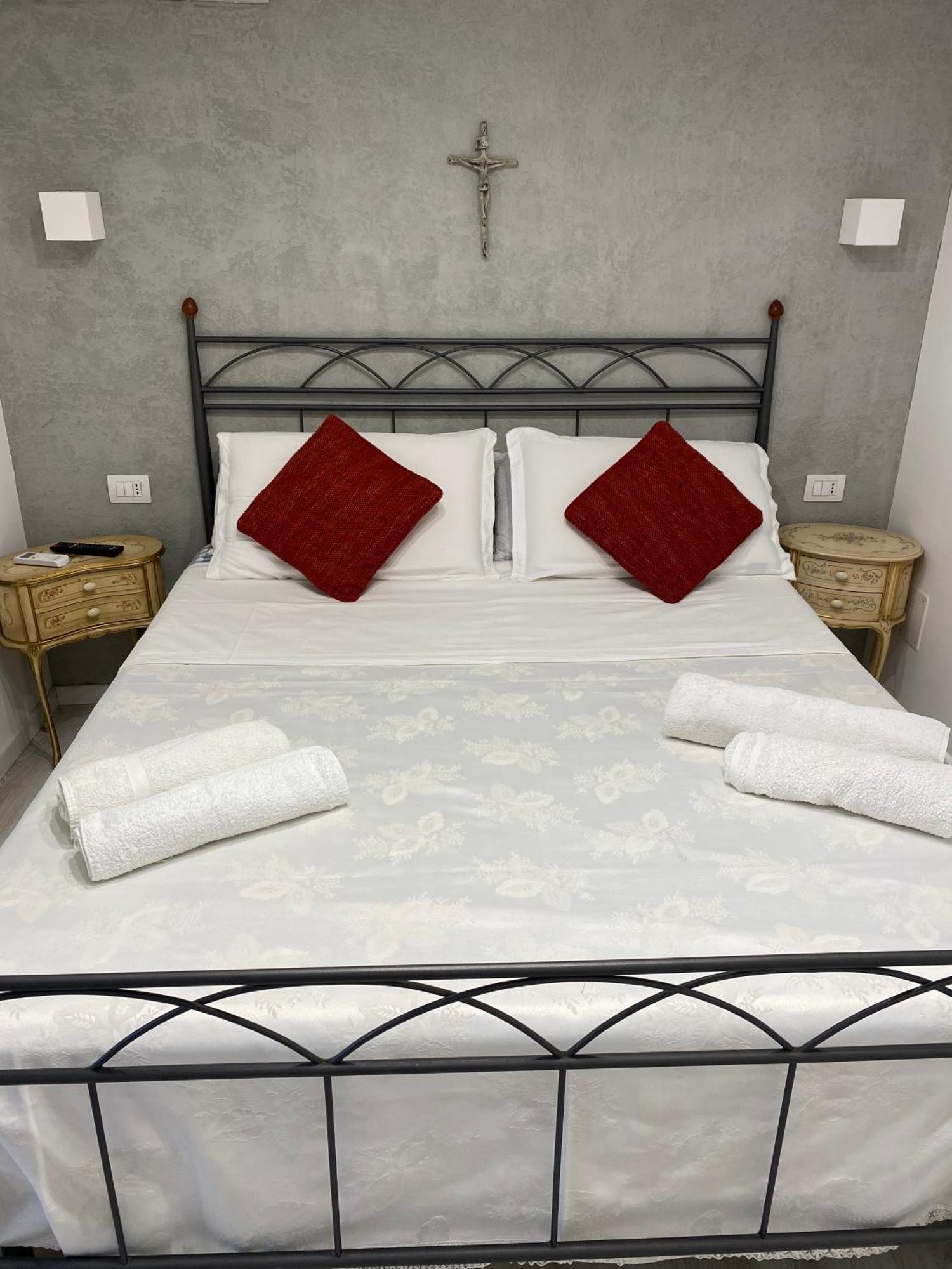 مبيت وإفطار كاتانيا Royal House المظهر الخارجي الصورة