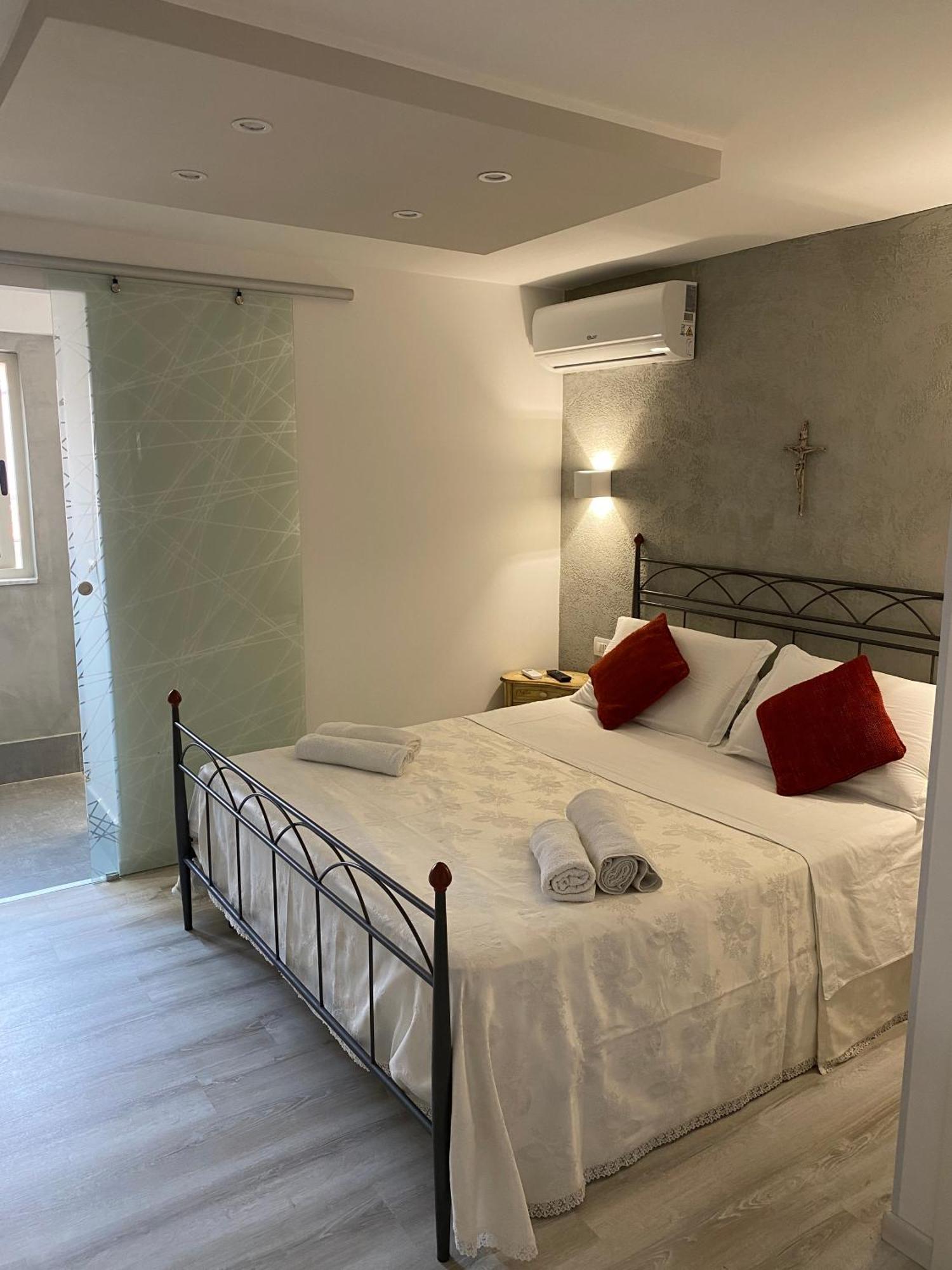 مبيت وإفطار كاتانيا Royal House المظهر الخارجي الصورة