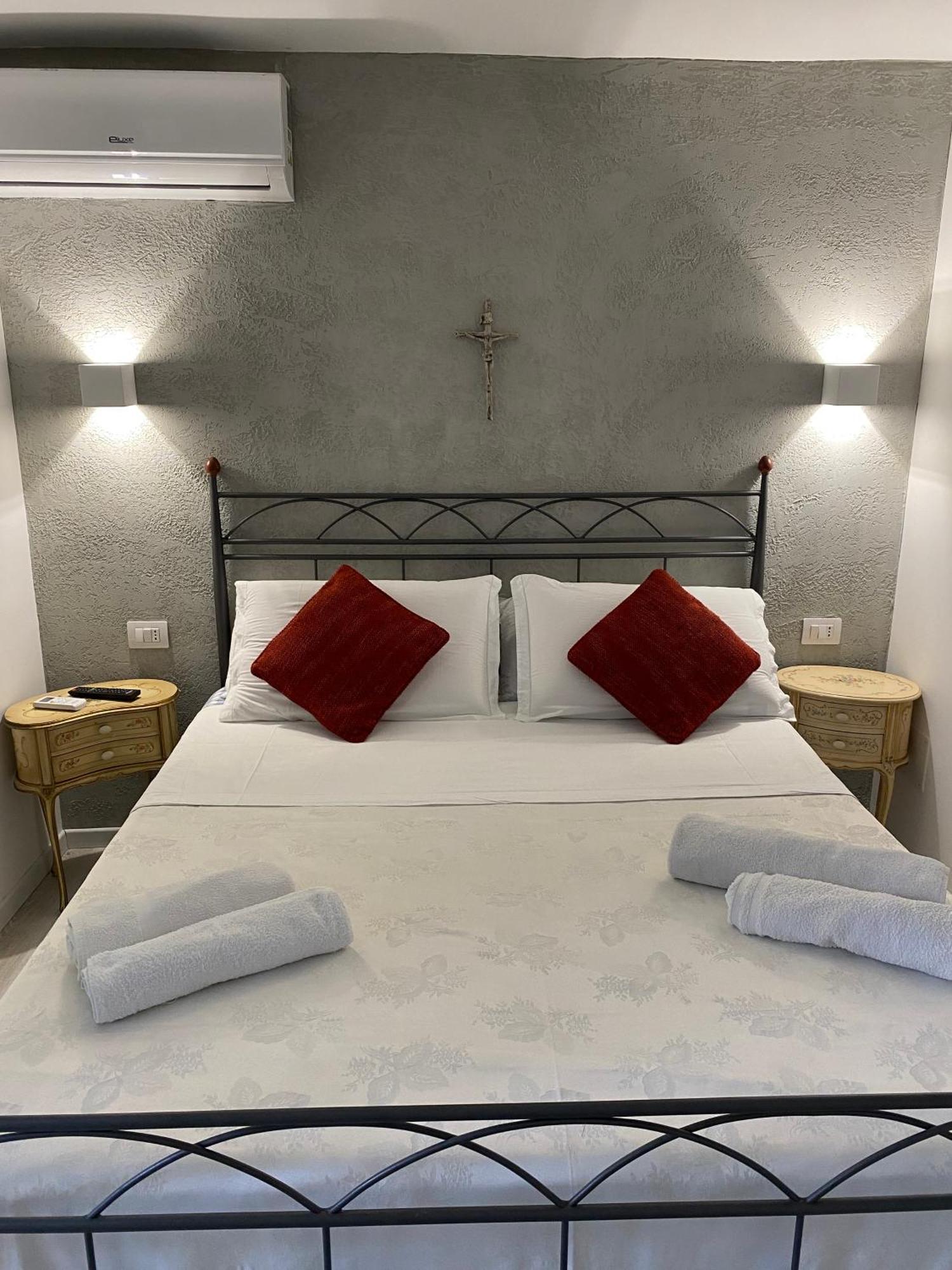 مبيت وإفطار كاتانيا Royal House المظهر الخارجي الصورة